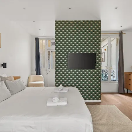 Duplex, Tour Eiffel & Champ-de-mars A Pied Apartmán *